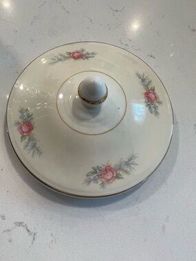 Vintage Homer Laughlin Eggshell Nautilus FERNDALE Sugar Bowl Lid. 4 1/2” wide.